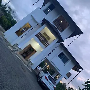 En Con Piscina Villa Jarabacoa