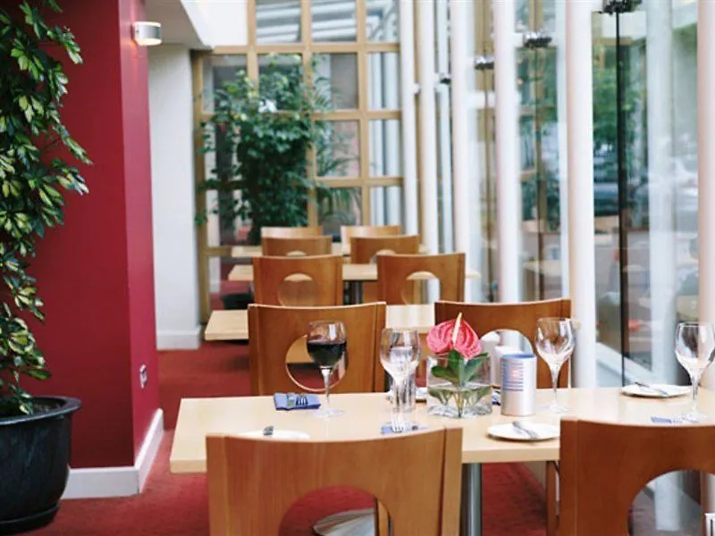 Mespil Hotel Dublin 4*,  Irland
